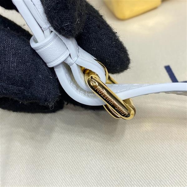 2026124175521335 140